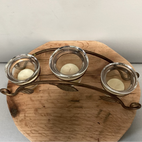 Solid Metal Crafted 3 Arch Votive Candle Holder - Floral Themed - Excellent - Picture 5 of 12